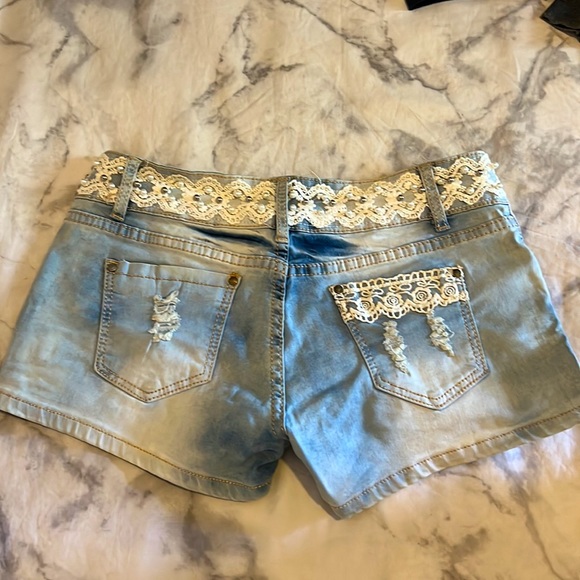 Jean short - Picture 2 of 2